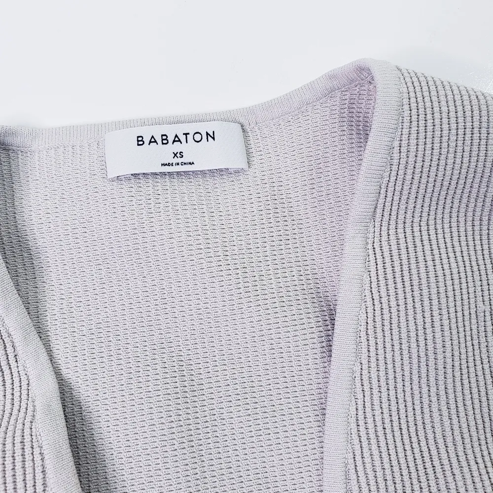 Aritzia Babaton Sculpt Knit Deep V-Neck Cropped Top - Image 7