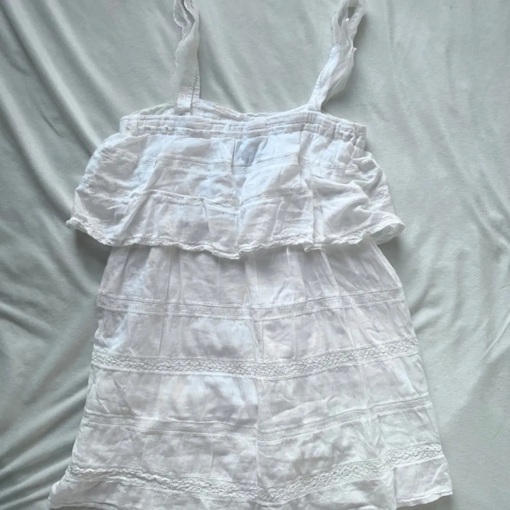 White ruffle tiered mini beachy dress - Image 8