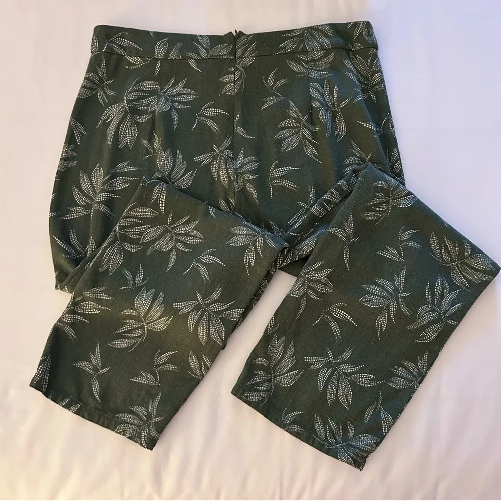 LE LIS - 2-Piece Midriff Crop Top Pant Set - Green Leaves - Women’s Size LARGE - Image 7