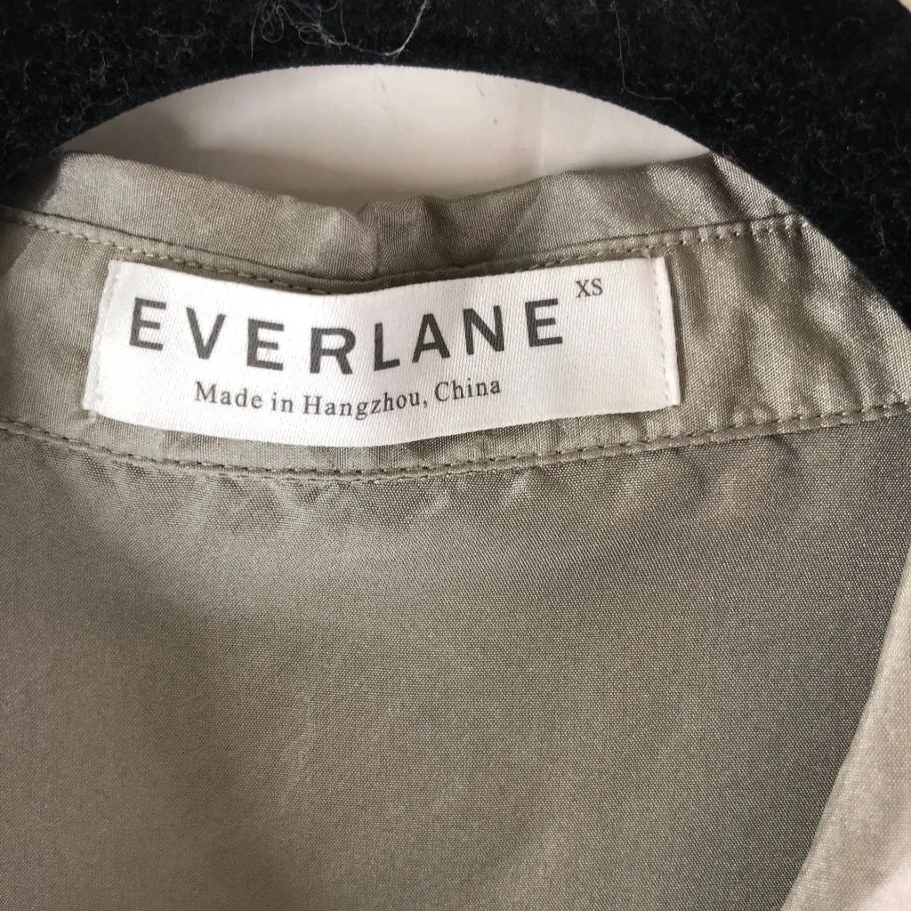 Everlane Womens Blouse Top Silk Button Down Pocket Lightweight Gray XS - Image 3