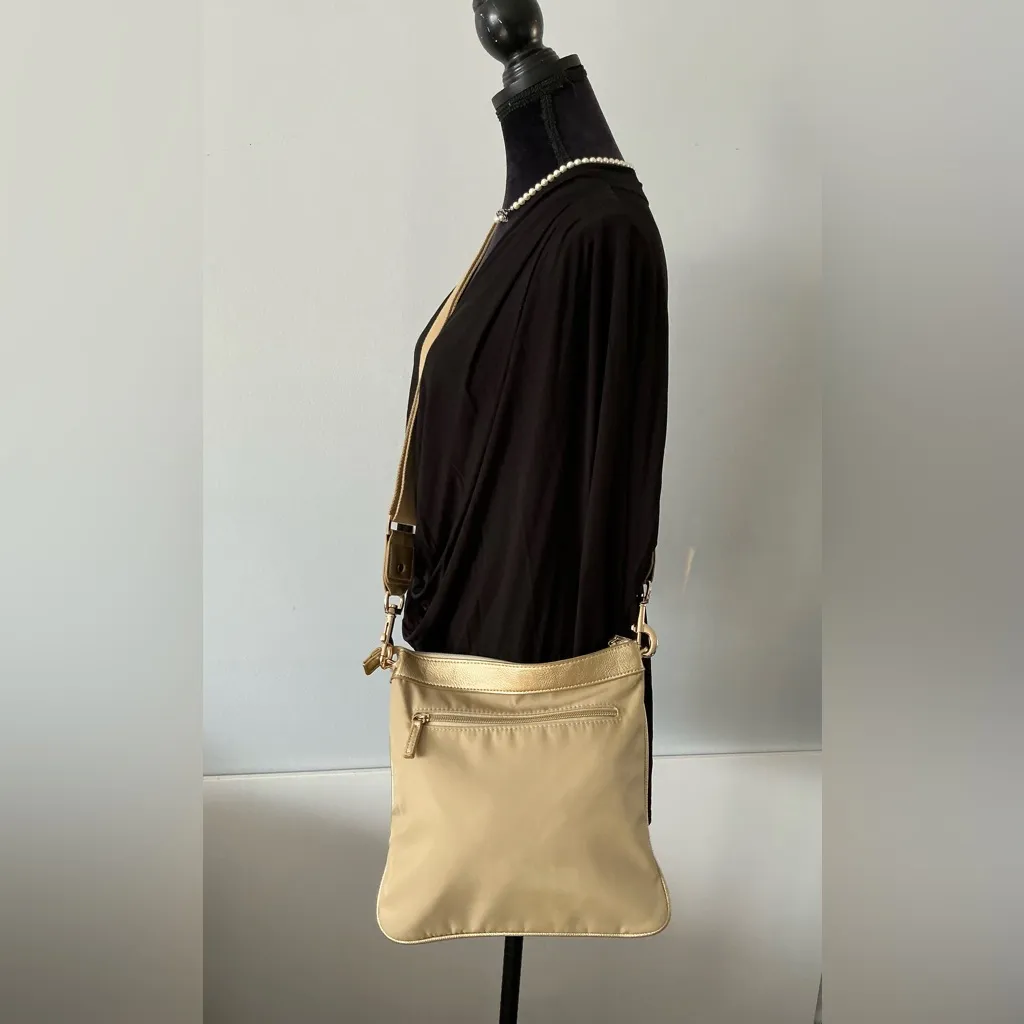 Dressy CHICO’S crossbody 💛💛💛 - Image 2