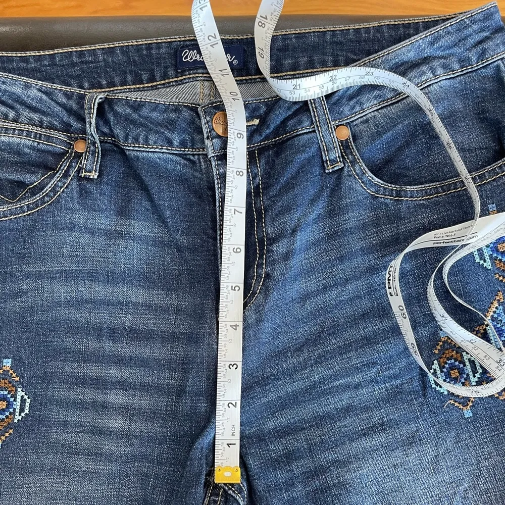 Wrangler  Embroidered Distressed Flare Jeans size 11/34 rodeo western southwest - Image 8