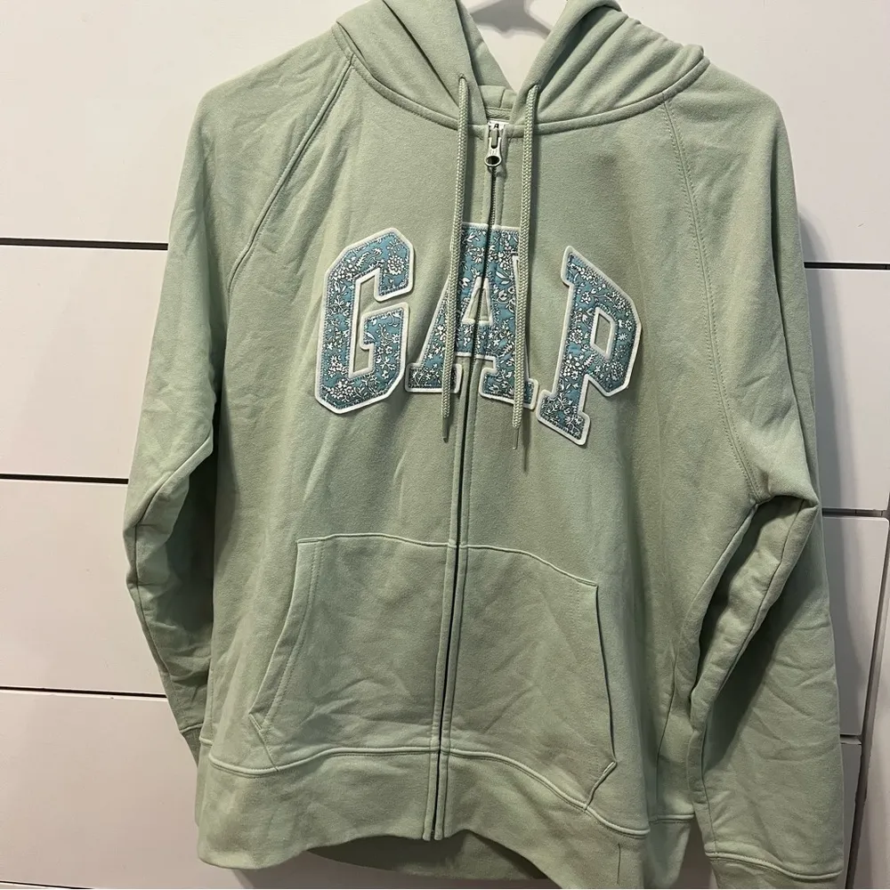 Gap  Pale Green Zip Up Sweatshirt - Image 2