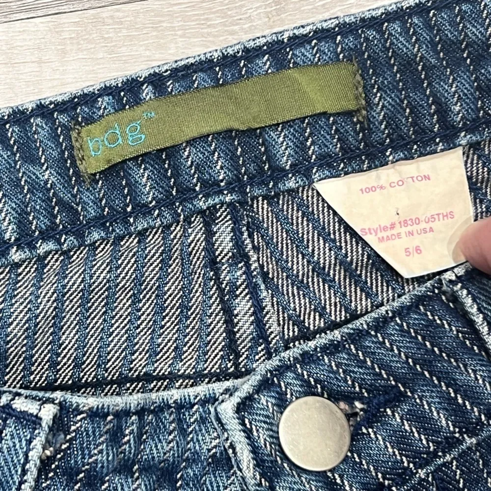 BDG urban outfitters low rise flare pinstripe jeans size 5/6 Y2K - Image 6