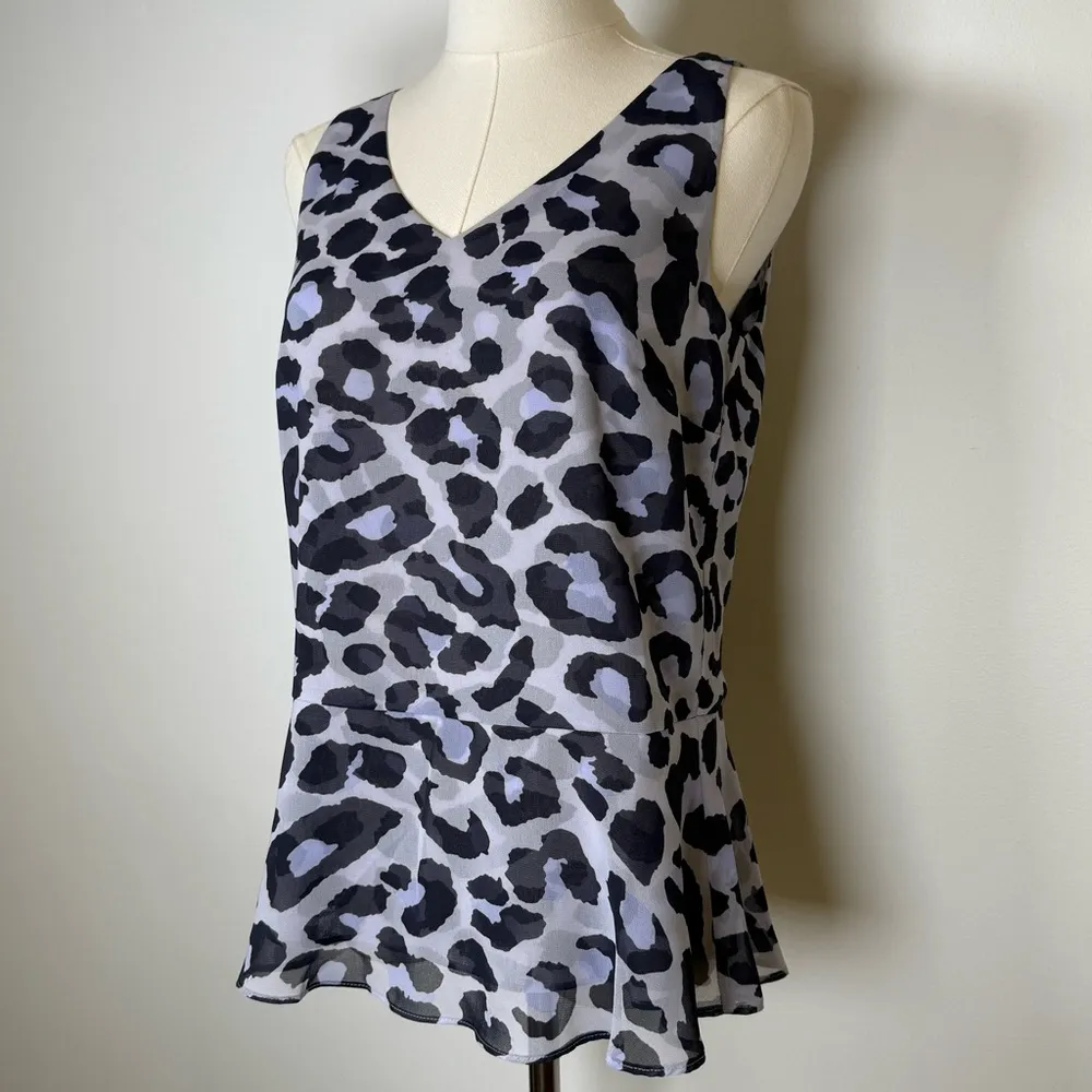 CAbi ‘Feline Flounce’ Leopard Print Purple Sleeveless Blouse Women’s Size XS - Image 3
