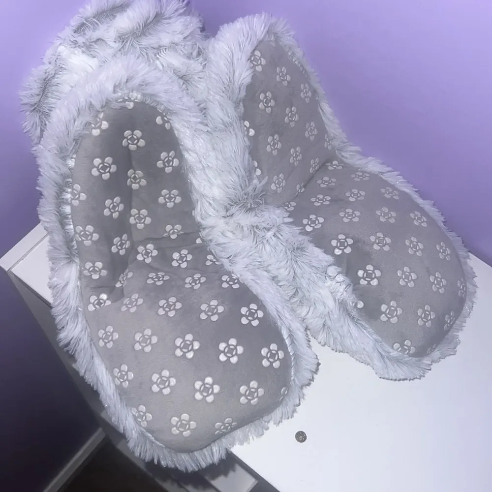 Fluffy Gray Slipper Boots Size undefined - Image 2