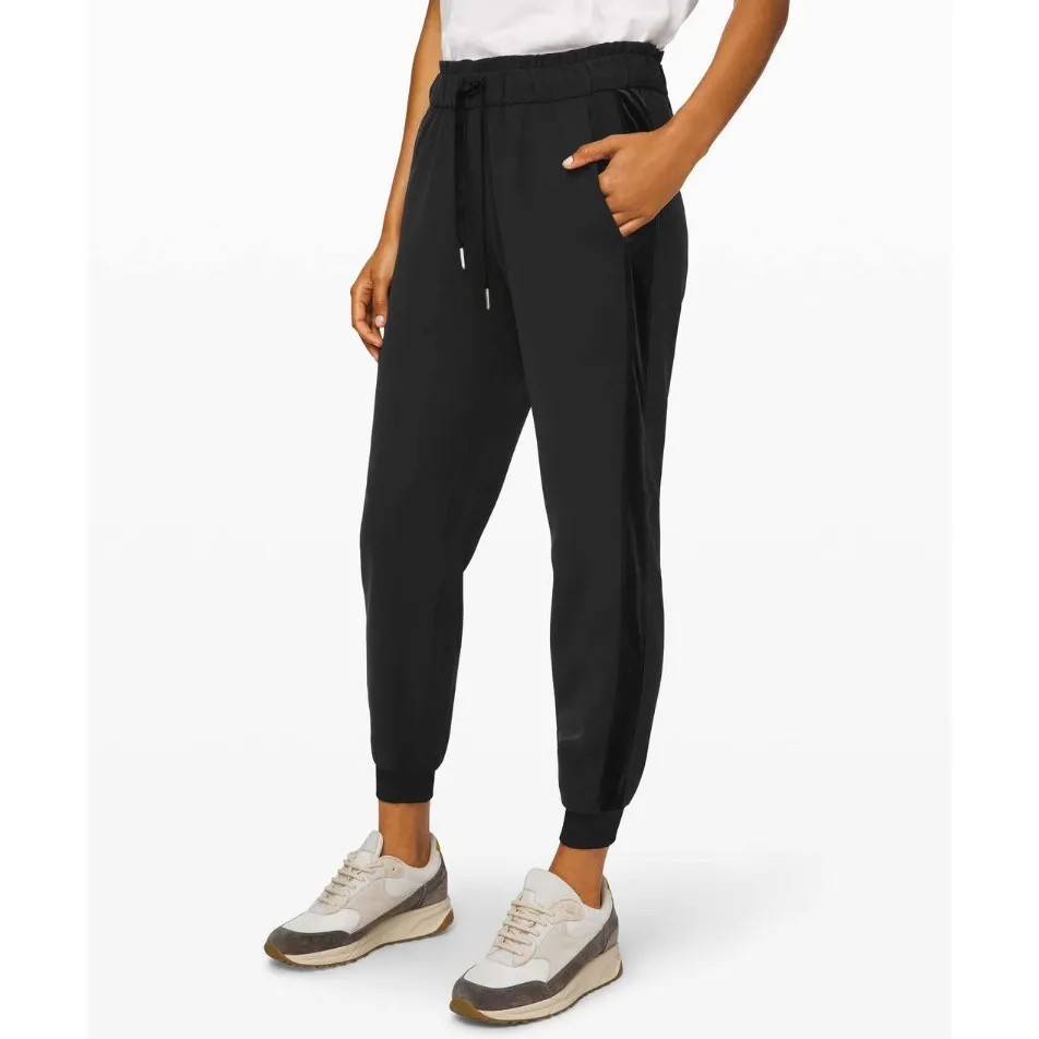 Lululemon On the Fly Jogger Velvet Trim Black Travel Pants Size‎ 2 - Image 2