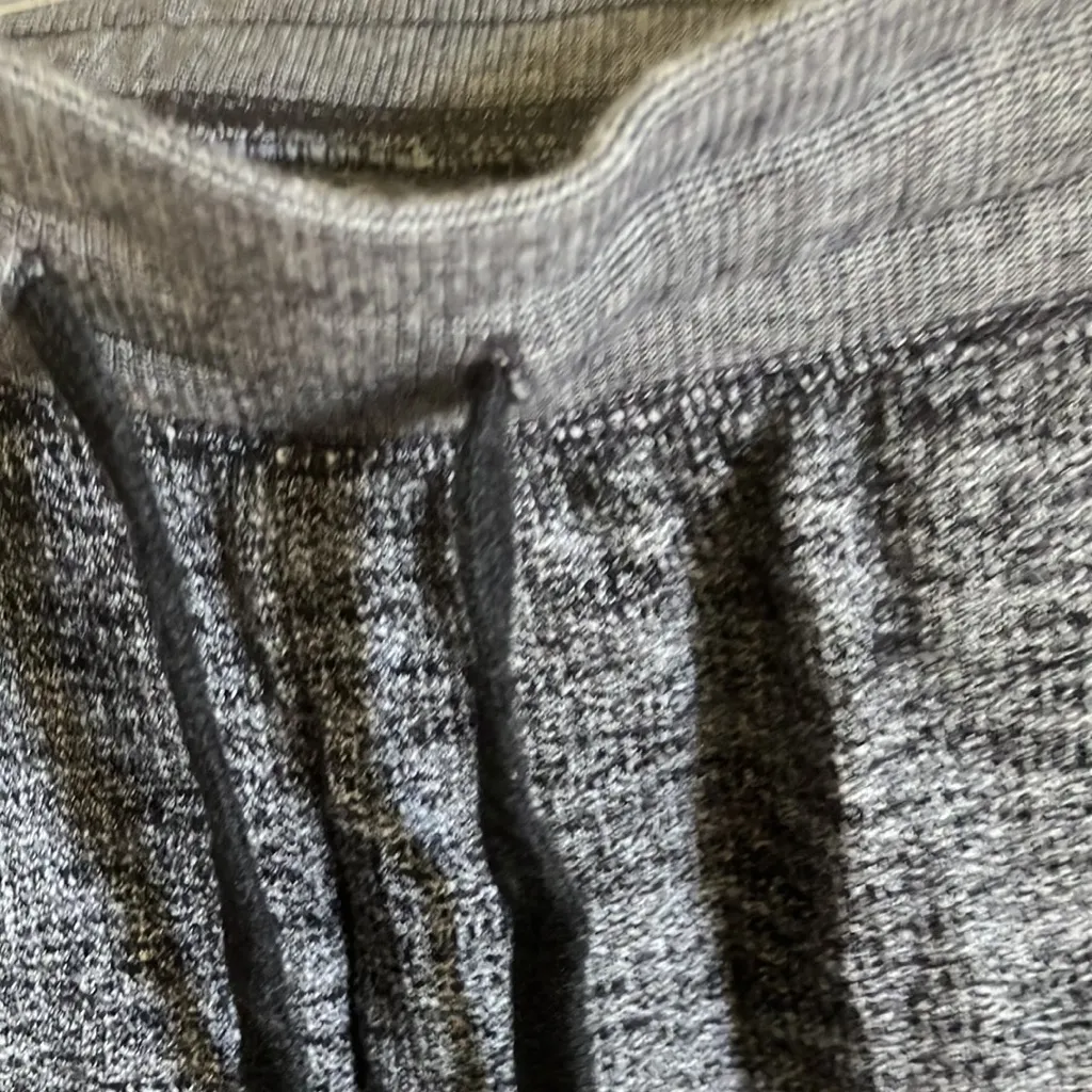 Old Navy FINAL MARKDOWN  joggers medium - Image 3