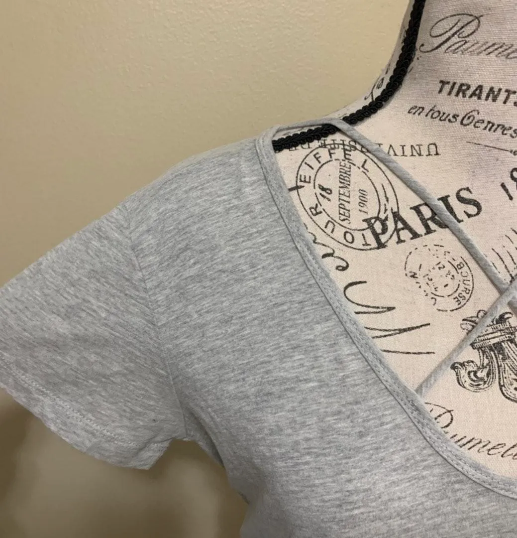 Gray Criss Cross Short Sleeve Medium Top - Image 9