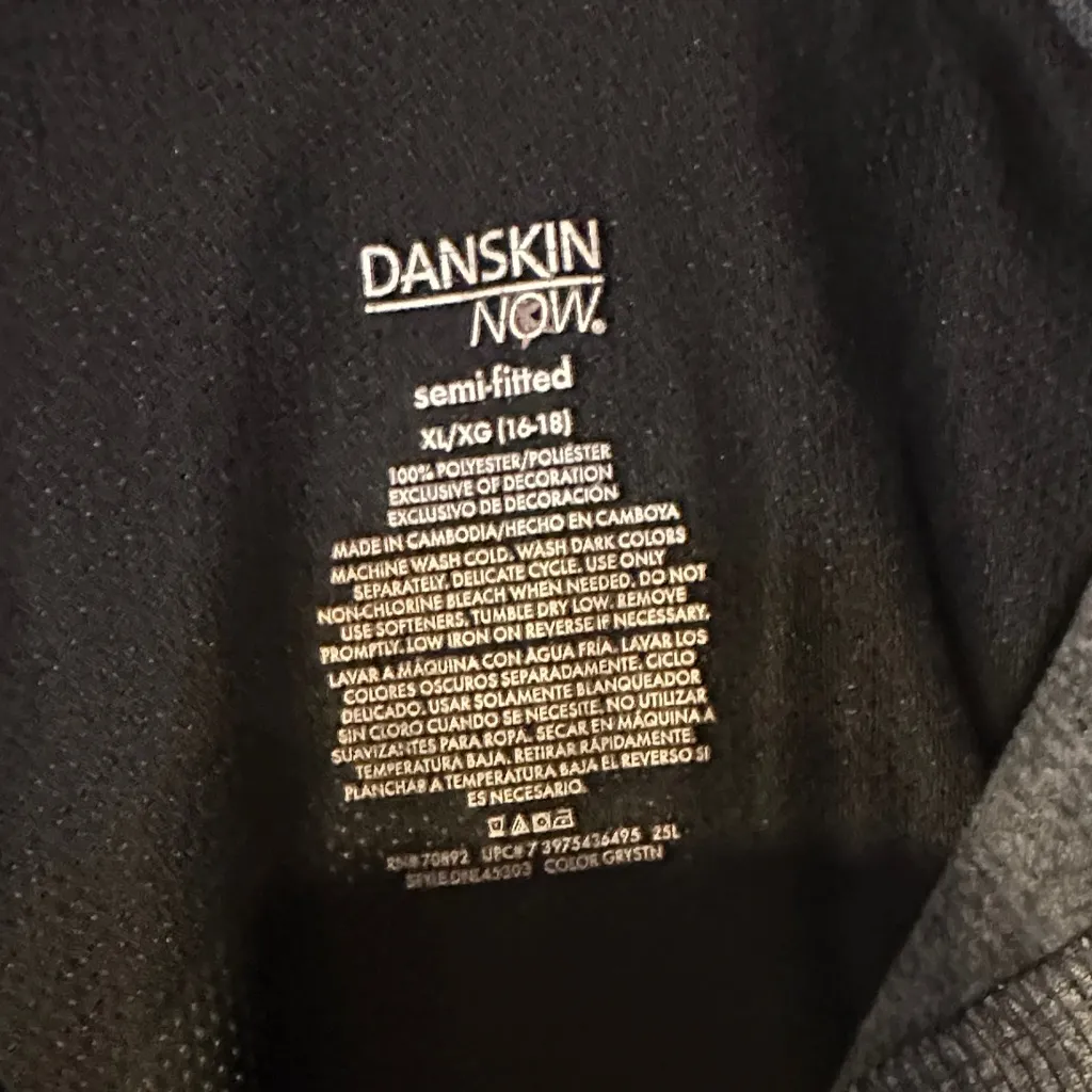 Danskin Gray and Black Long Sleeve Top - Image 5