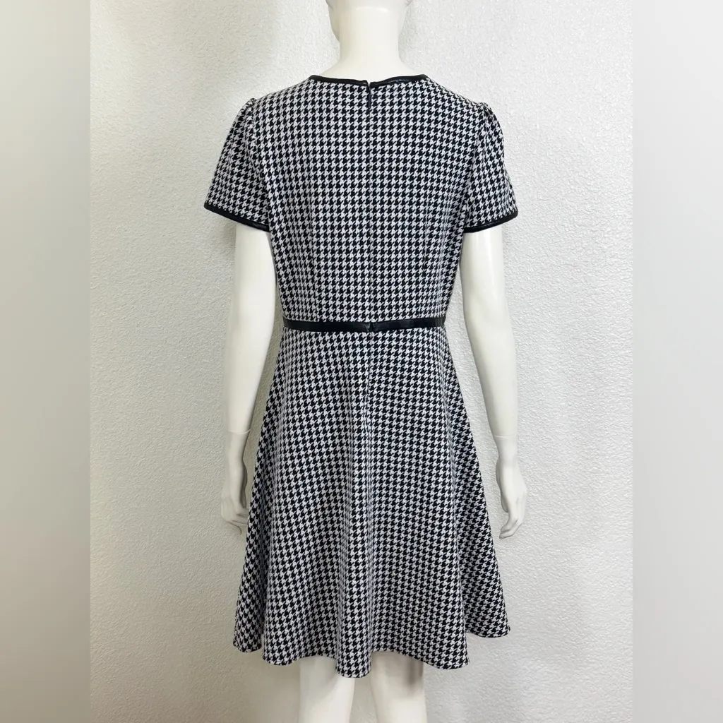 Karl Lagerfeld Monochrome Houndstooth With Faux Leather Trim Dress Sz 8 - Image 4