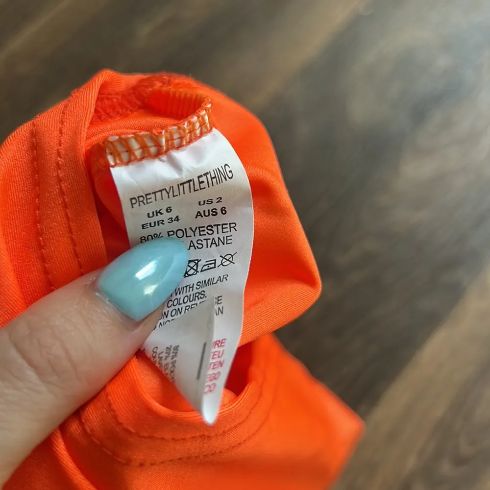 Prettylittlething Crop Top - Image 4