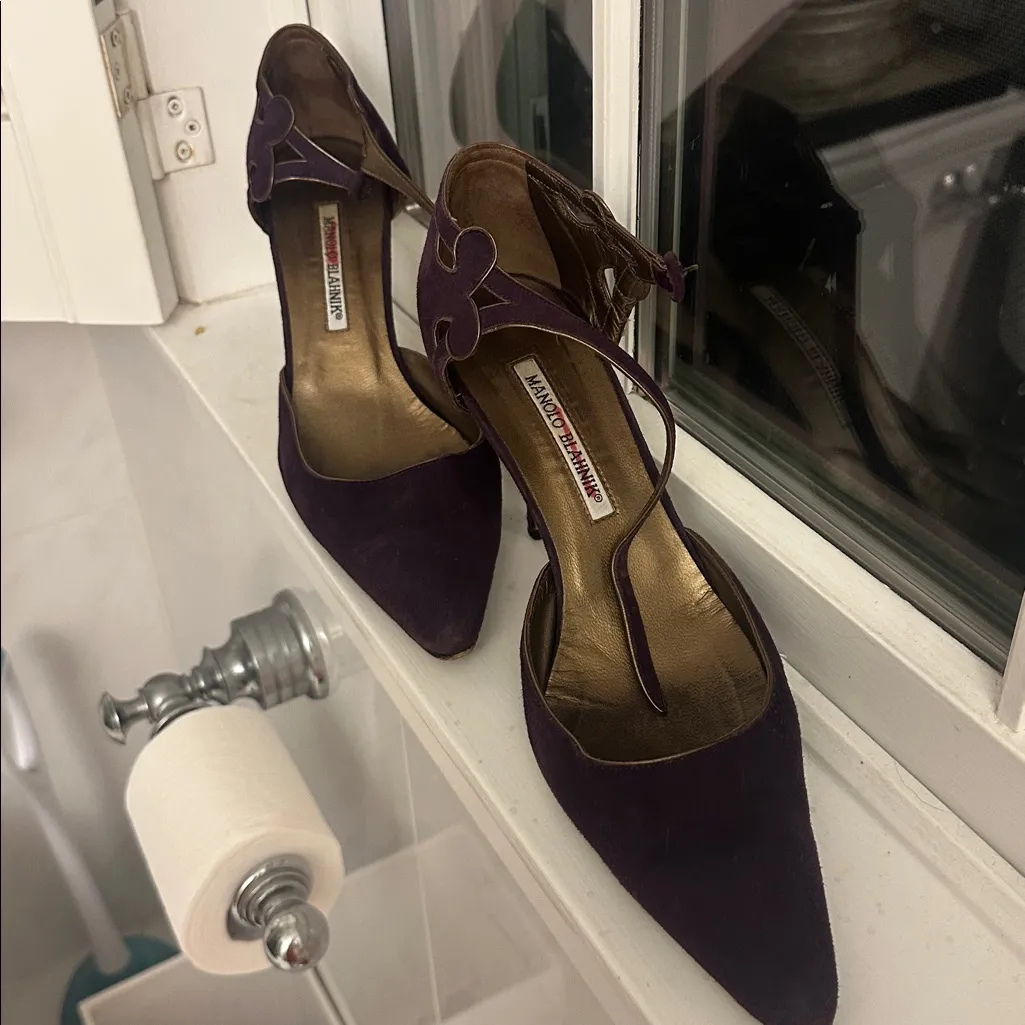 Manolo Blahnik Dark Purple suede gold edges strap detail Euc Heels $585 39 9 - Image 14