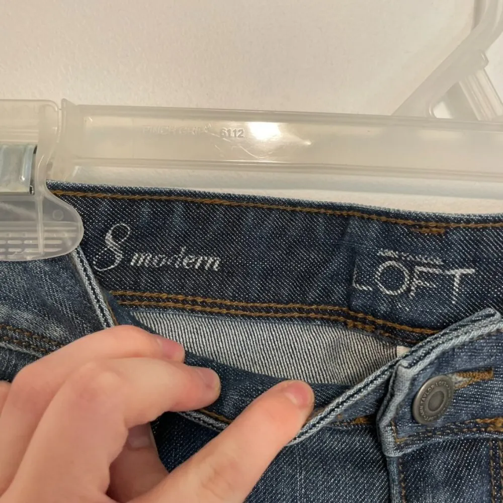 ANN TAYLOR LOFT Modern Crop Medium Wash Faded Cropped Ankle Jeans or Jean Capris - Image 5