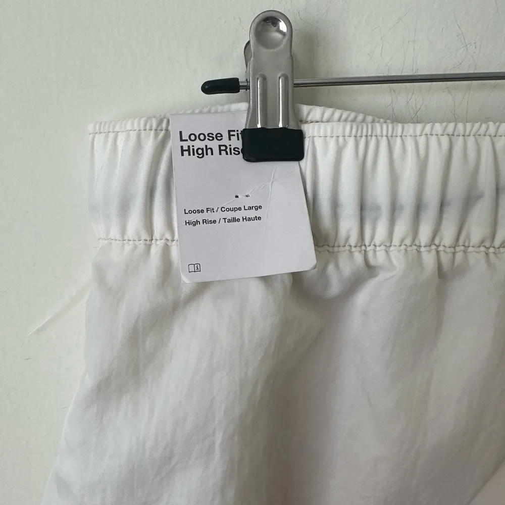 NWT Nike Swoosh woven high waist paneled pants in cream M - Image 9