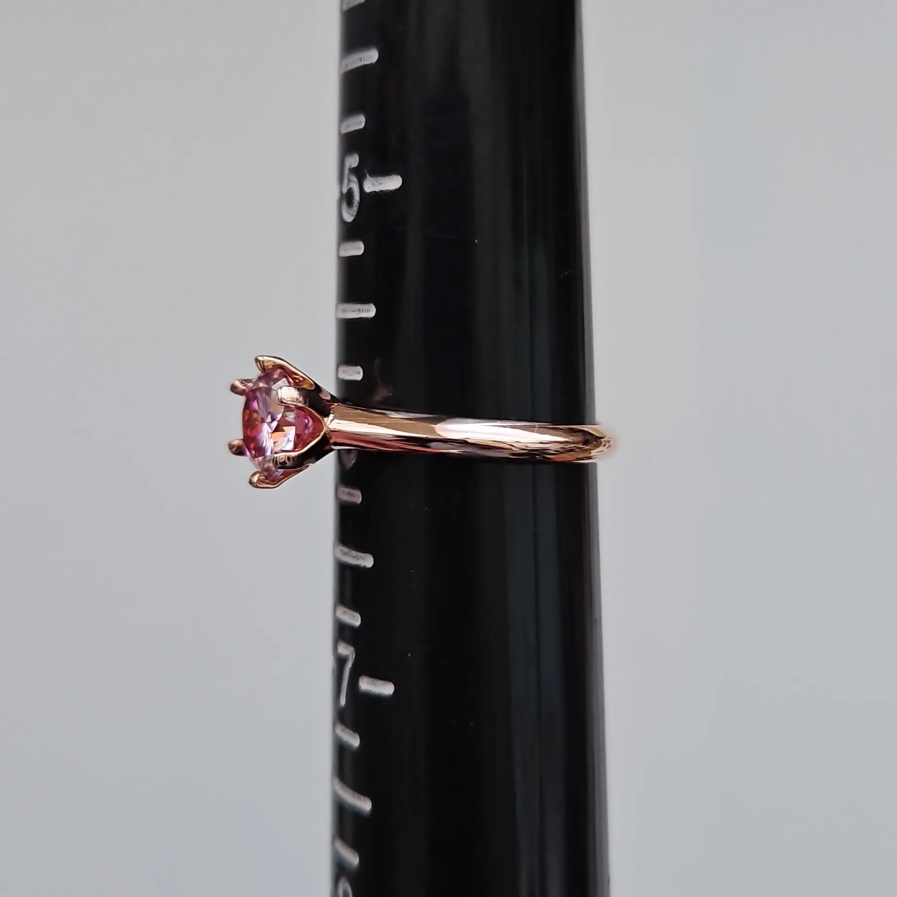 1ct Pink Moissanite, Rosegold. Size 6 - Image 4