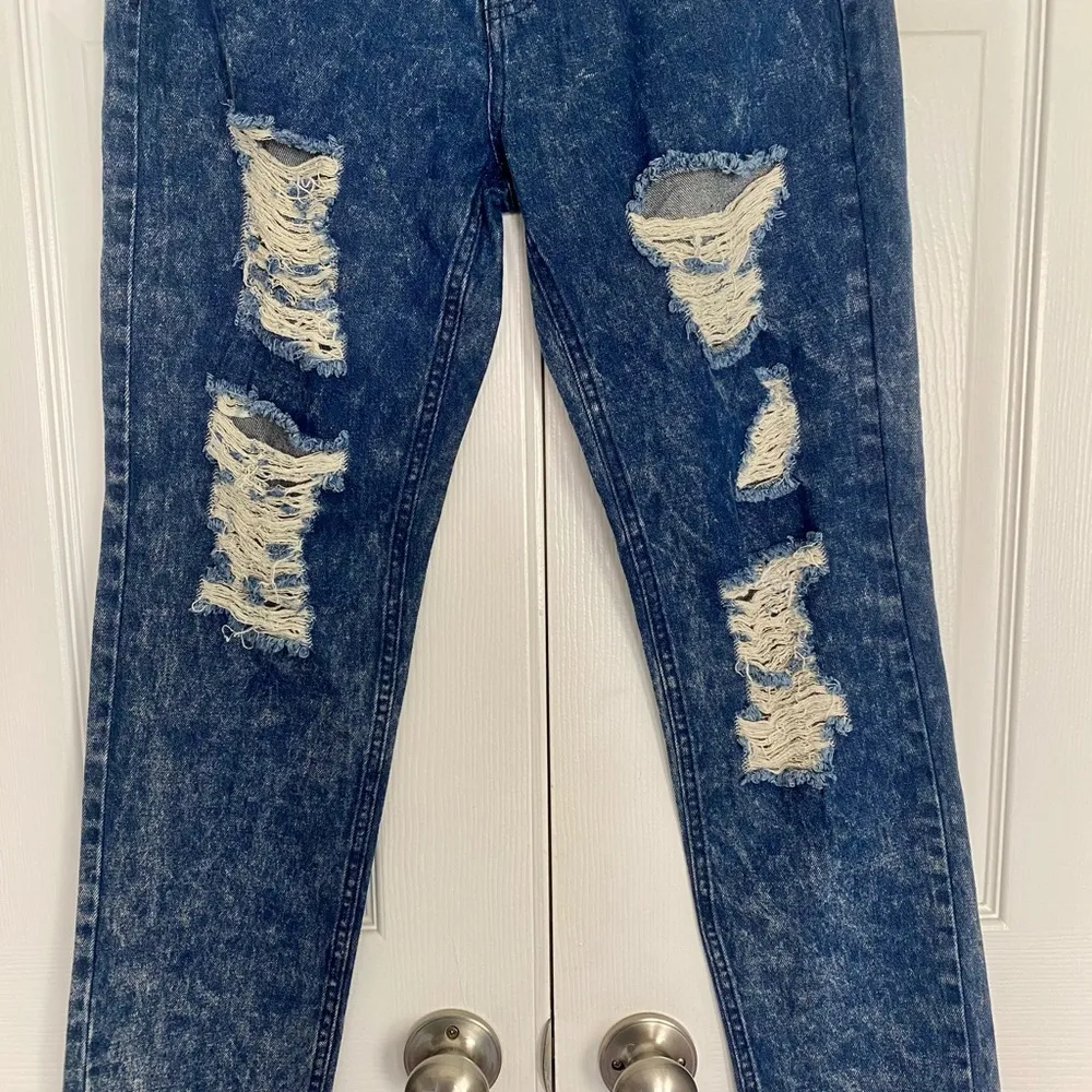JC JQ Premium Jeans Destroyed NWT Size Medium - Image 5