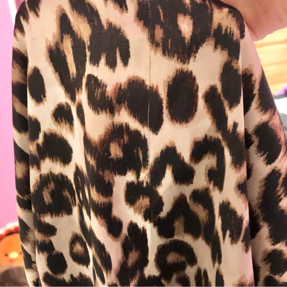 Victoria’s Secret cheetah leopard animal print pajama top brown size medium FLAW - Image 6