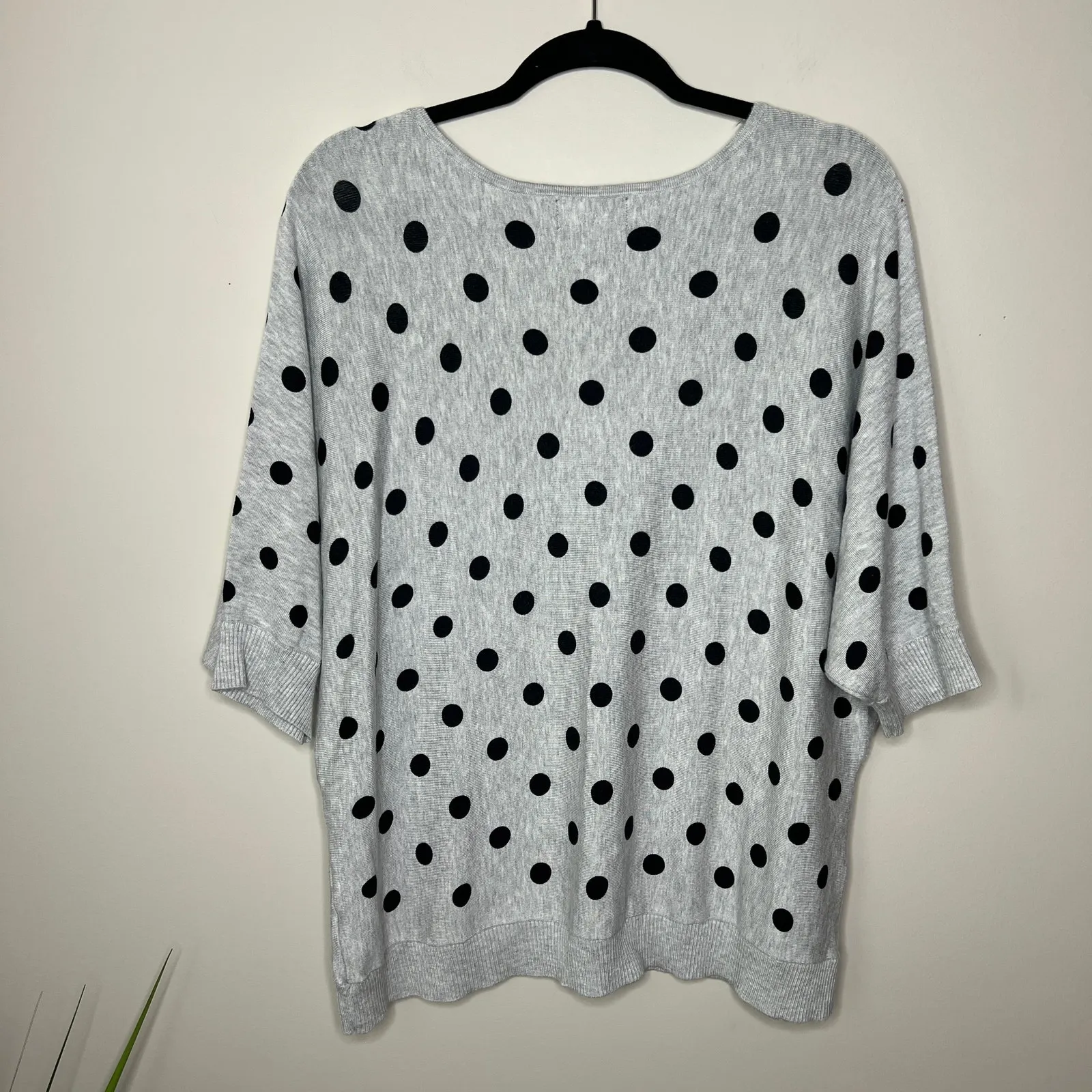 Premise Woman 1X V-Neck Short Sleeve Pullover Gray Black Polka Dot Sweater Plus - Image 5
