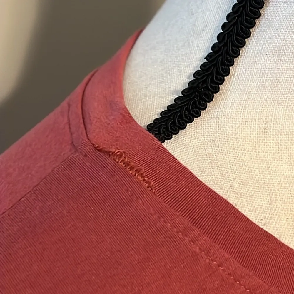 Unbranded Harry Potter large t shirt maroon red and black love wand hallows - Image 4