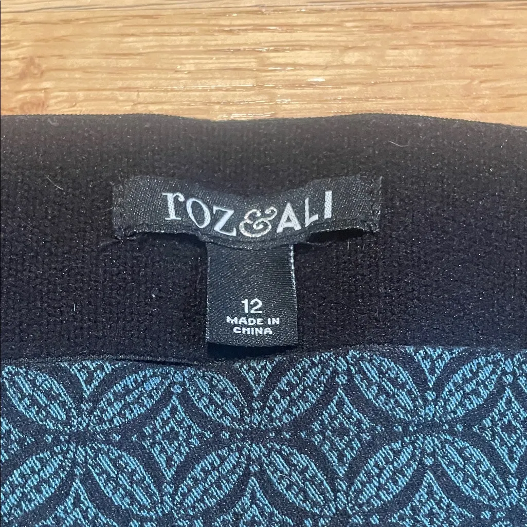 Roz & Ali Black Patterned Ankle Pants - Image 2