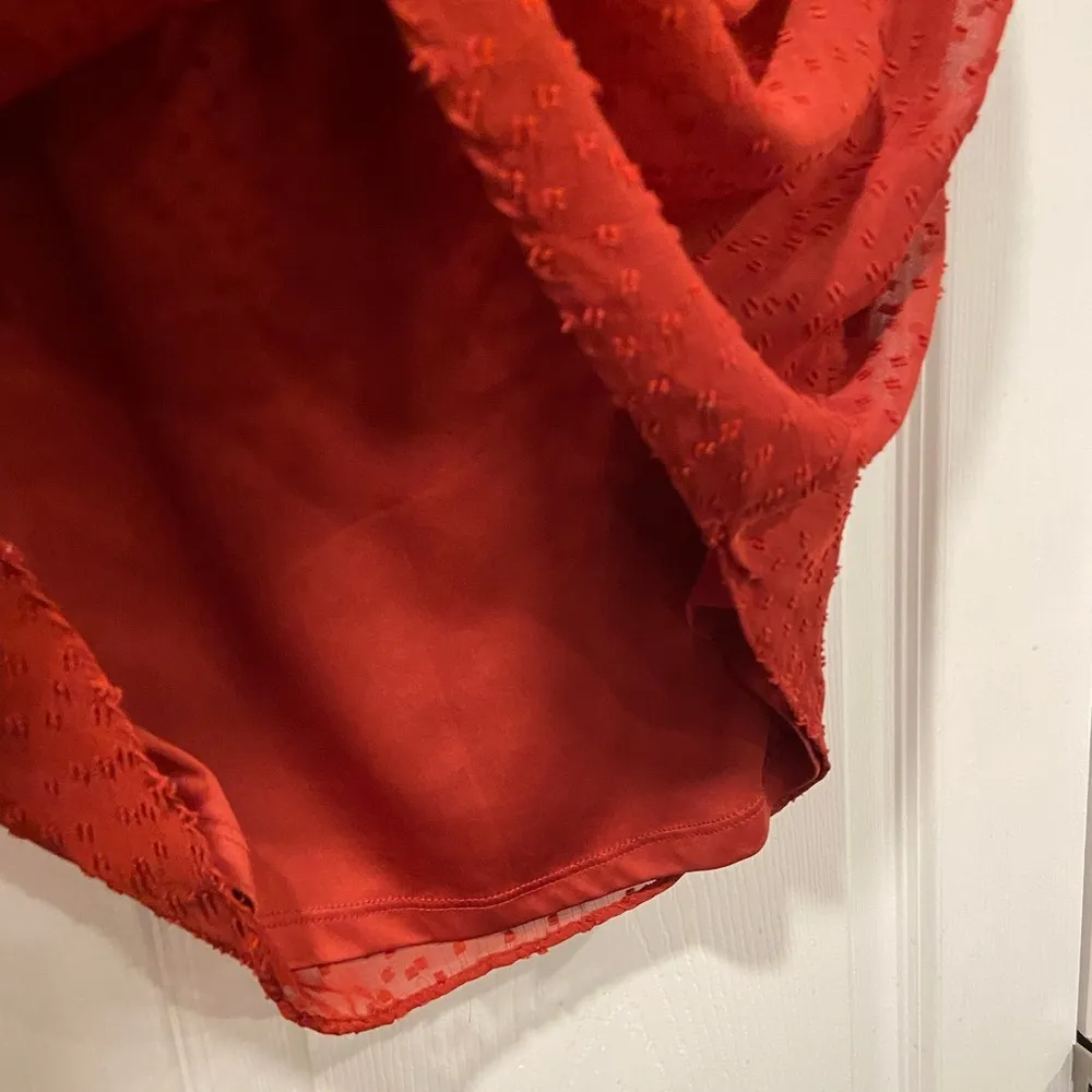 LC Lauren Conrad Size S Brick Red Lined Short Sleeve Textured Tie Back Blouse - Image 4