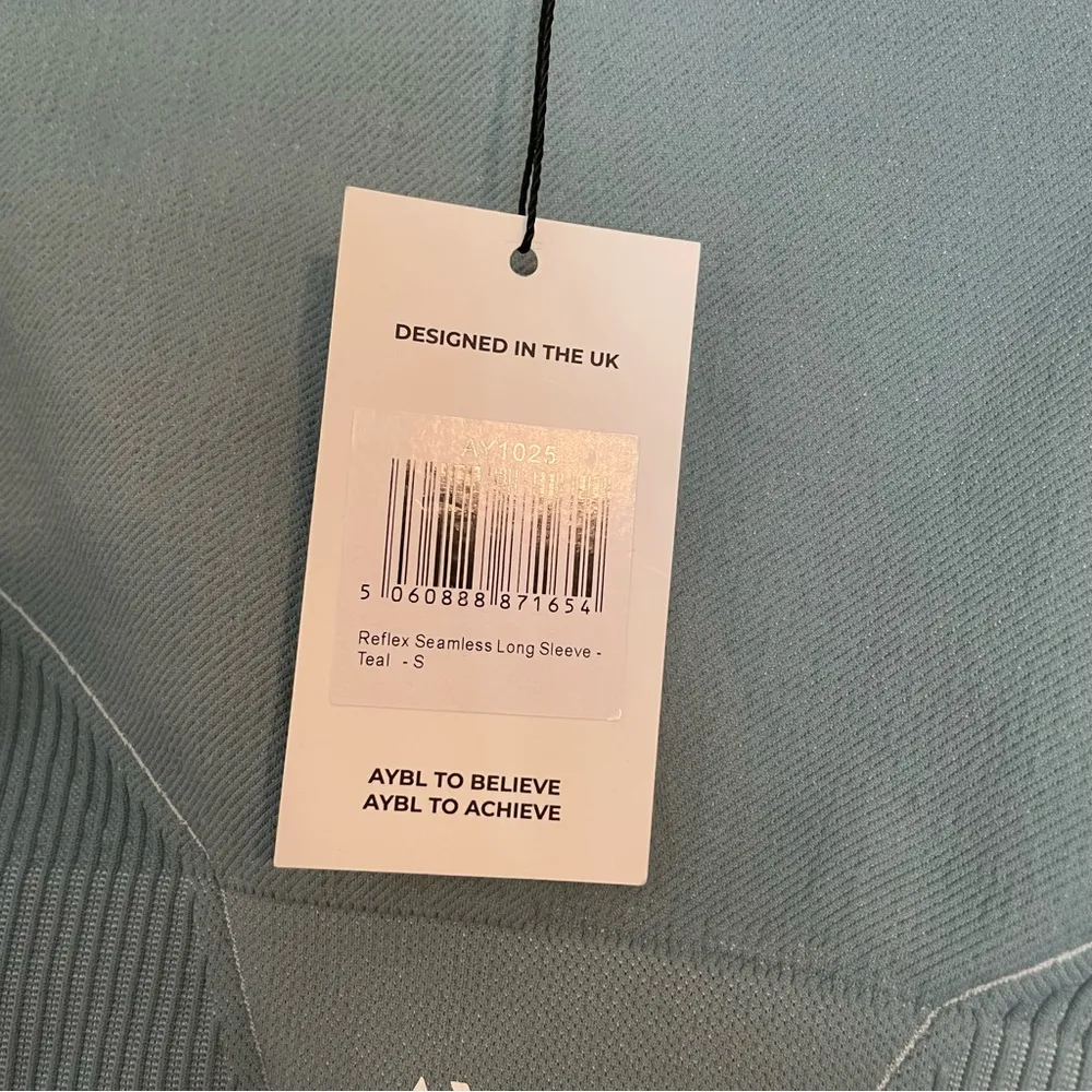 NWT AYBL Reflex Seamless Long Sleeve Crop Active Workout Top Teal Sz Small - Image 5