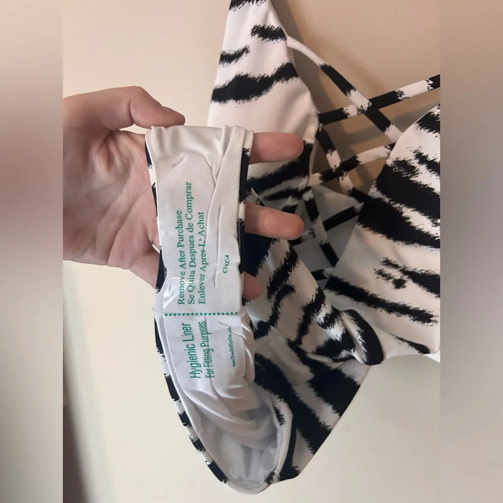 NWT Dippin’ Daisy’s One Bliss Zebra Print One Piece Bathing Suit Size XS - Image 5