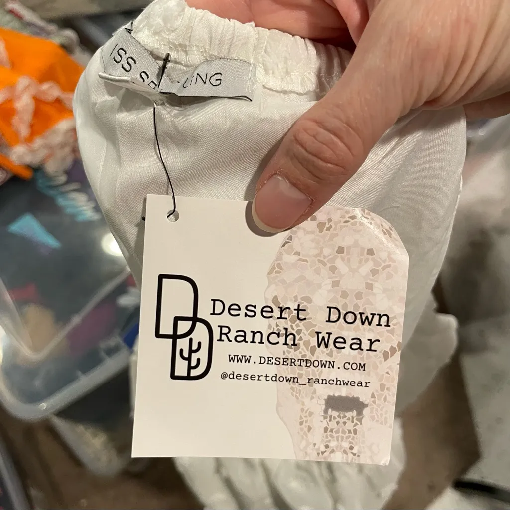 Cute NWT white semi sheer polka dot on or off the shoulder flowy top angel fairy Size M - Image 10