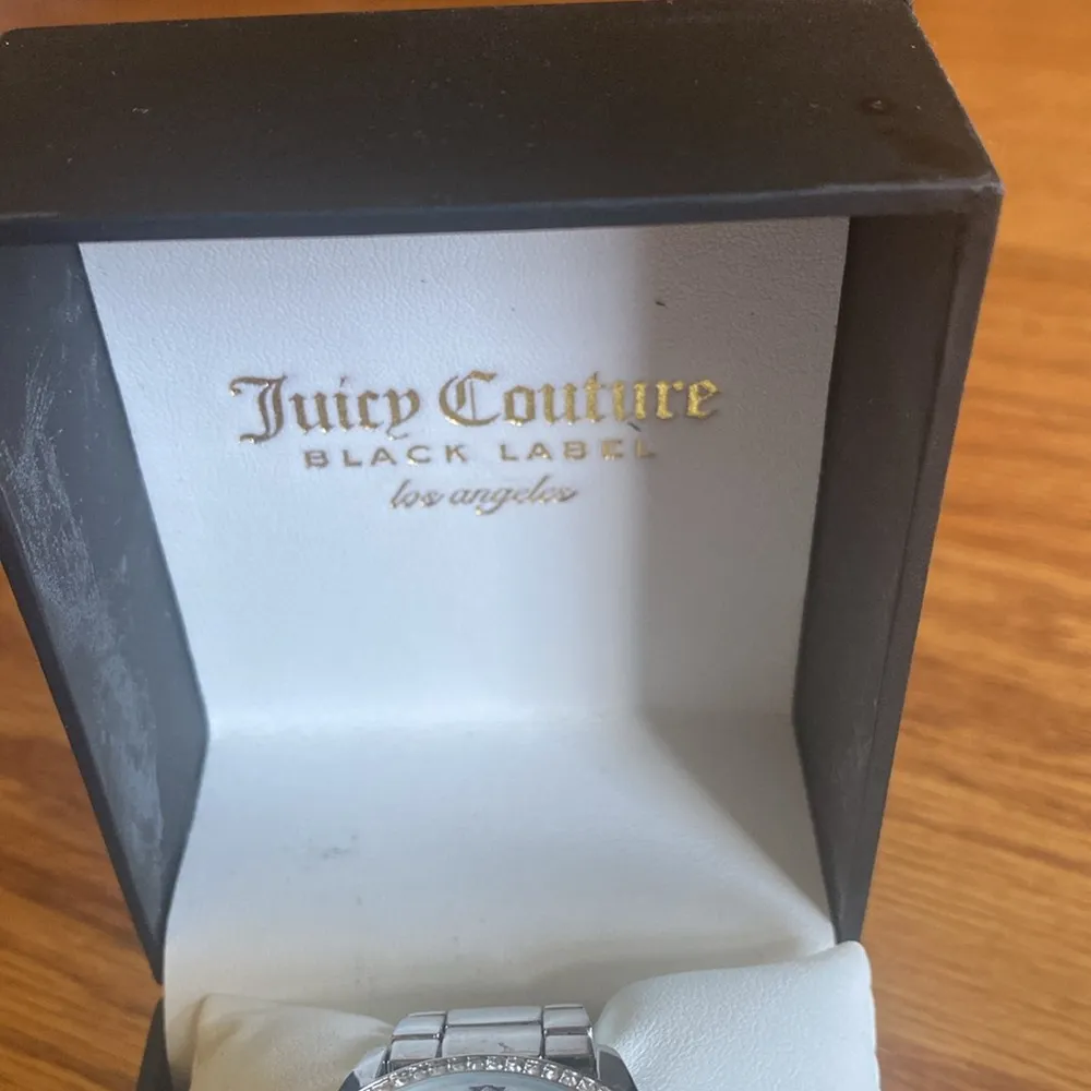 Juicy Couture Black Label Women's Analog Watch Silver-Tone Metal Bracelet - Image 7