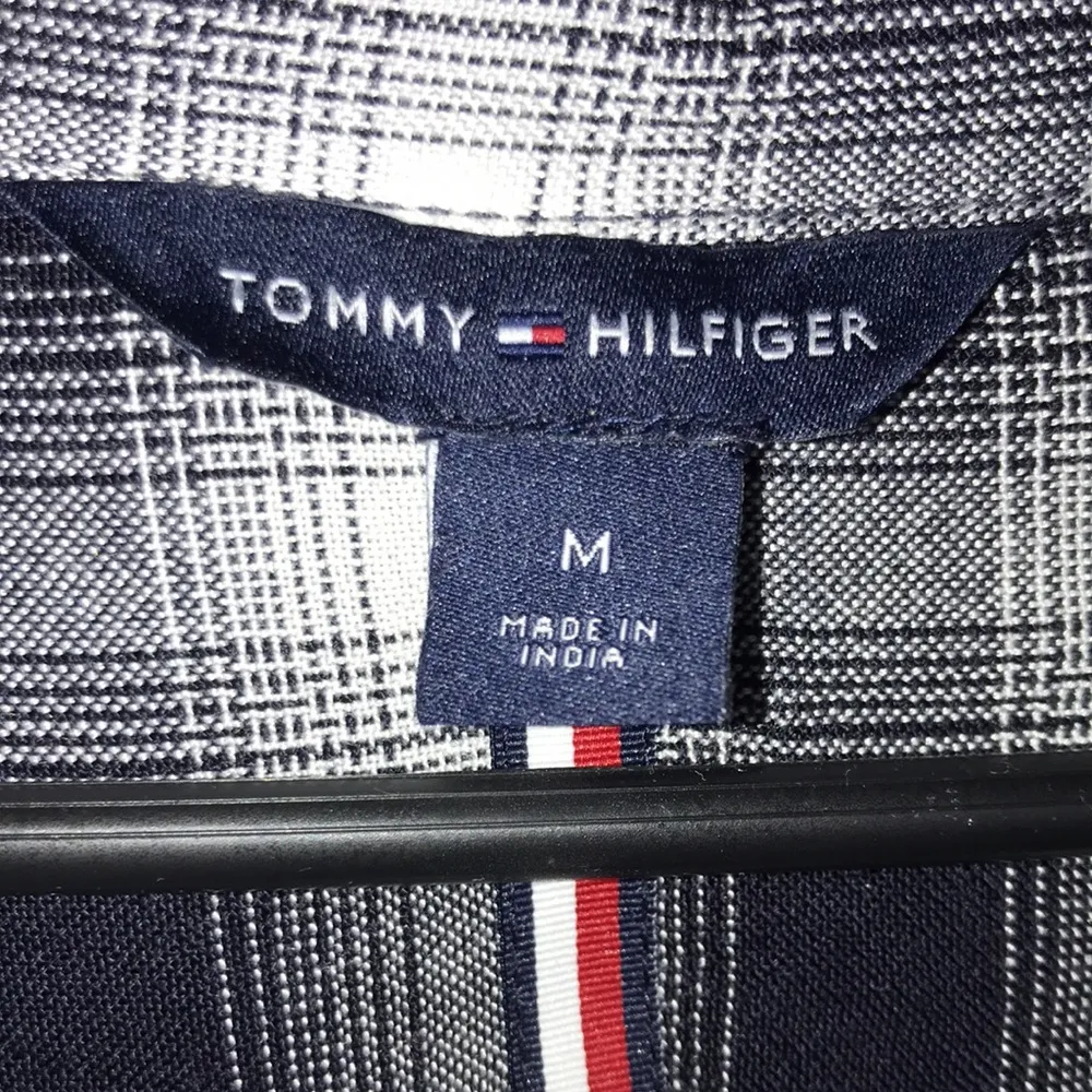 Tommy Hilfiger Women’s Black White Plaid Split Neck Hi-Low Long Sleeve Shirt - Image 9