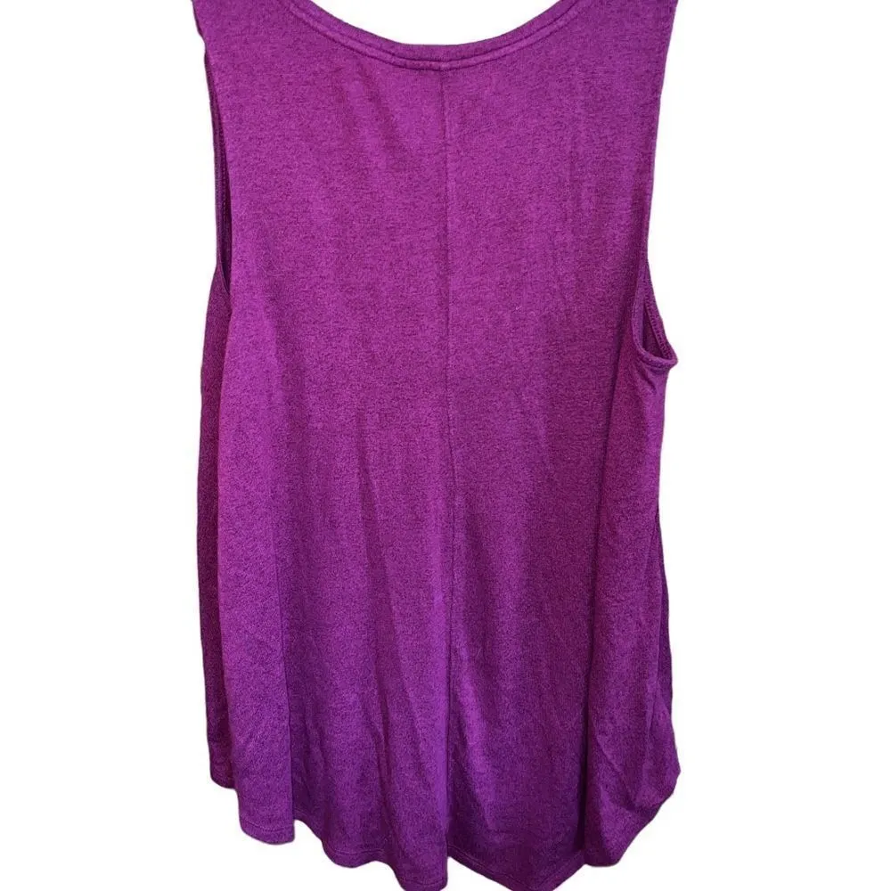 Old Navy Luxe Fuchsia Tank size medium - Image 3