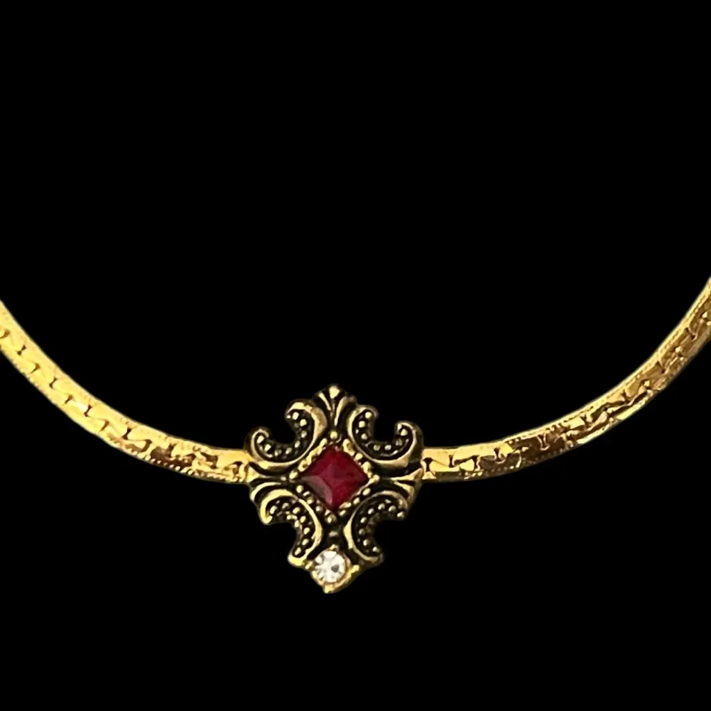 VTG Estate Gold Tone Necklace Red Faceted Stone Accent Ornate Pendant - Image 3