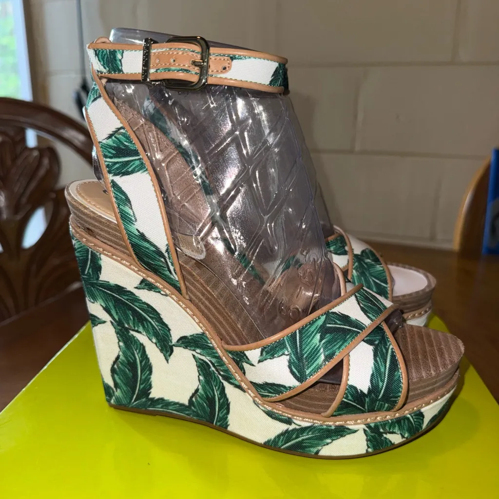 Gianni Bini Lusiatwo Wedge Sandals | Palm Leaf Print | NWT | Size 6M - Image 5