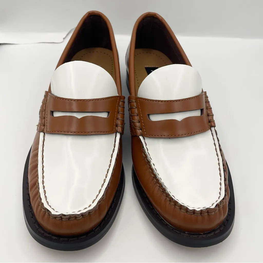 Aqua Kendl leather slip on comfy loafers women’s Size 6M brown/white - Image 5