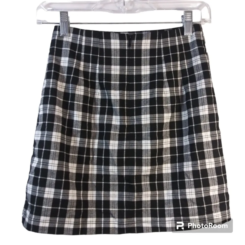 Brandy Melville Black Plaid Slit Hem Mini Skirt - Image 3