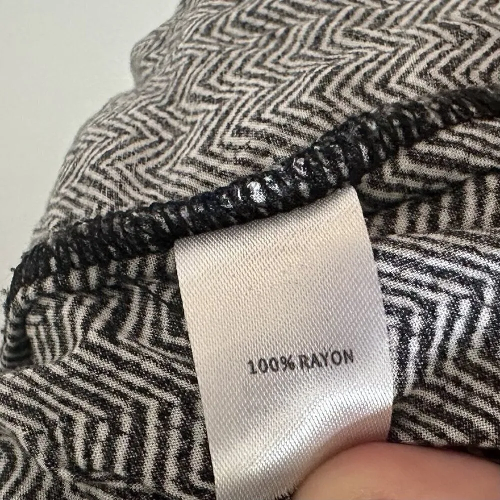 Leith Black and White Chevron Jumpsuit - Size: Small - Image 6