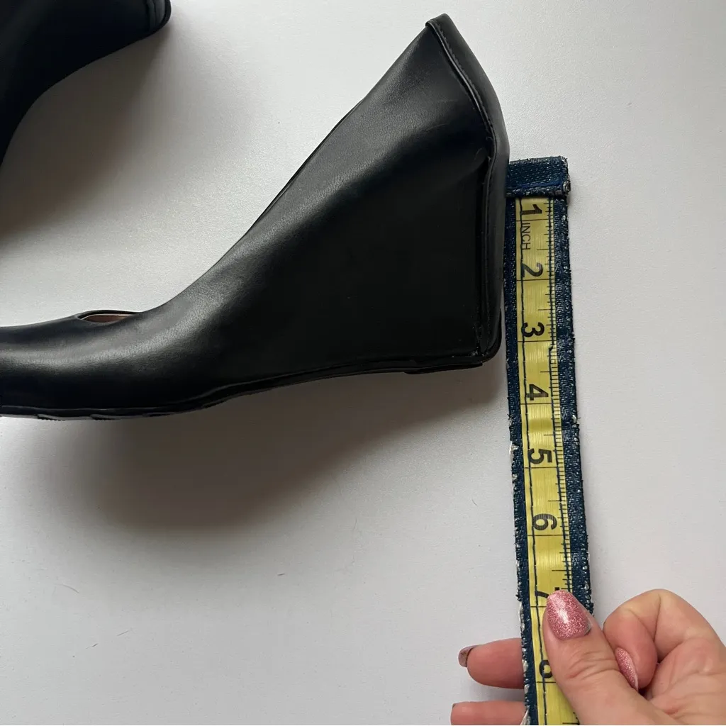 Kenneth Cole Black Wedge Shoes - Image 8