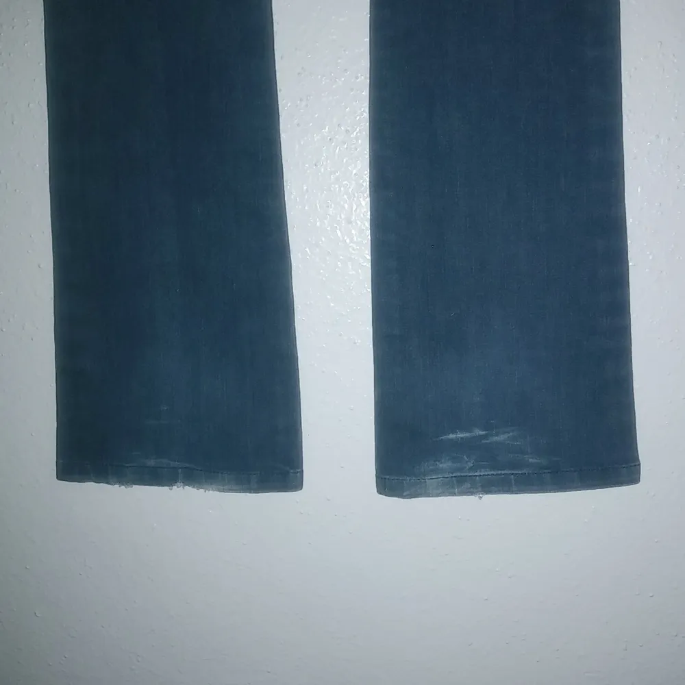 DL1961 26x31 Cindy Slim Boot 4-Way 360 Stretch Dark Wash Jeans - Image 10