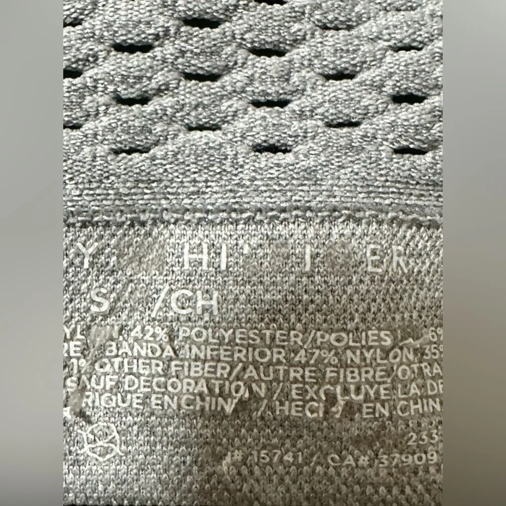 Tommy Gray Women's bra size small - Image 4