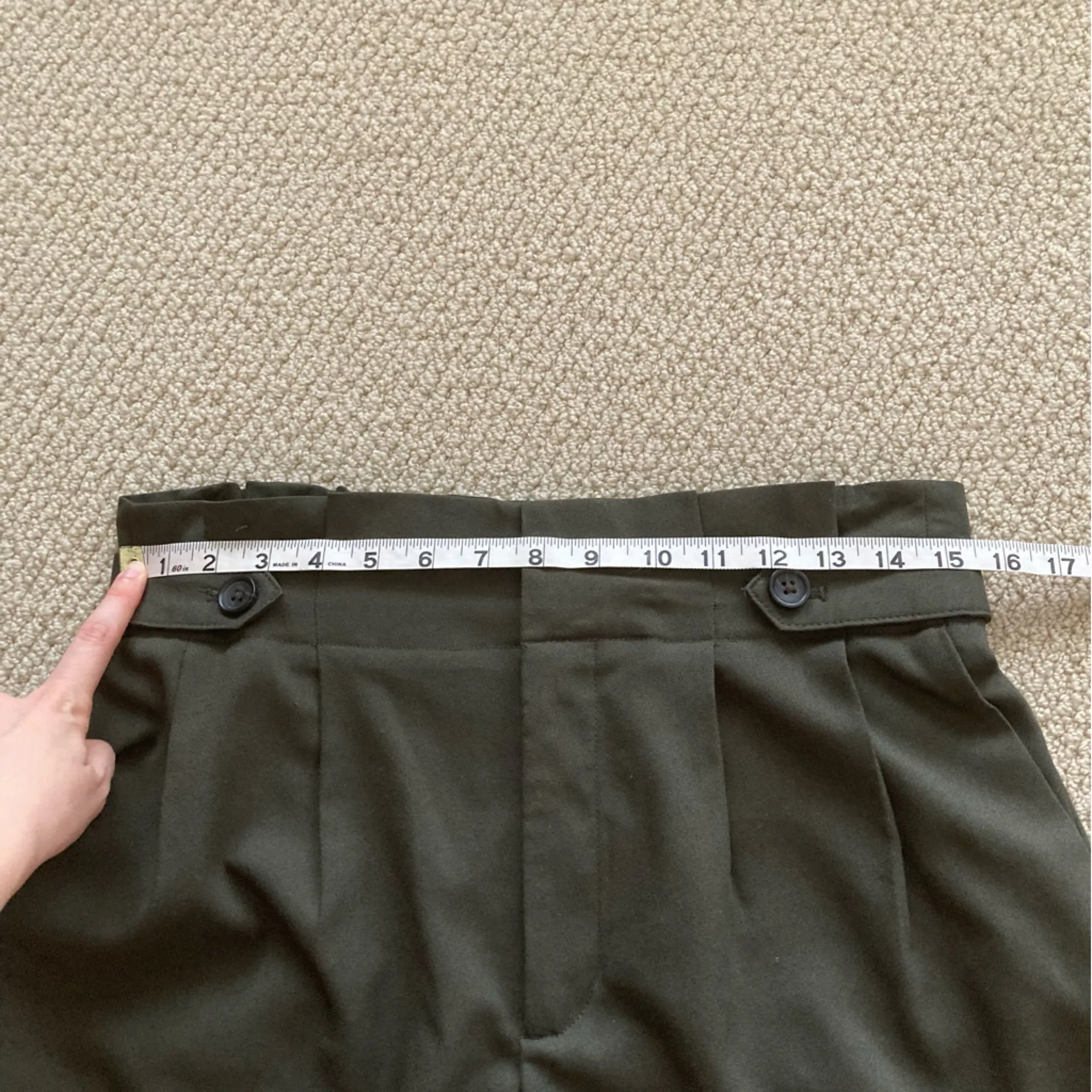 Banana Republic High Rise Pleated Shorts Size 10 Dark Green Bottoms EUC - Image 5