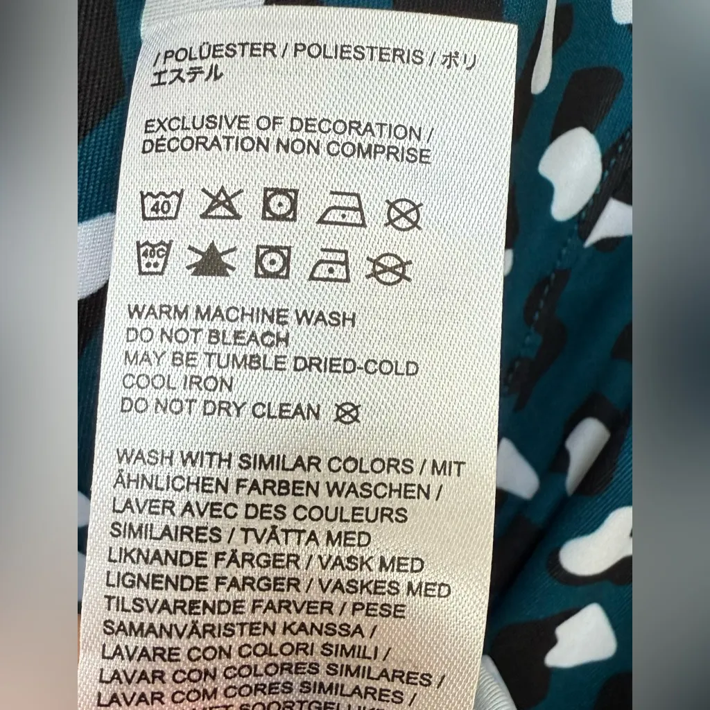 J.LINDEBERG Dena Print Sleeveless Golf Top Moroccan Blue Animal Women’s Small Green - Image 11