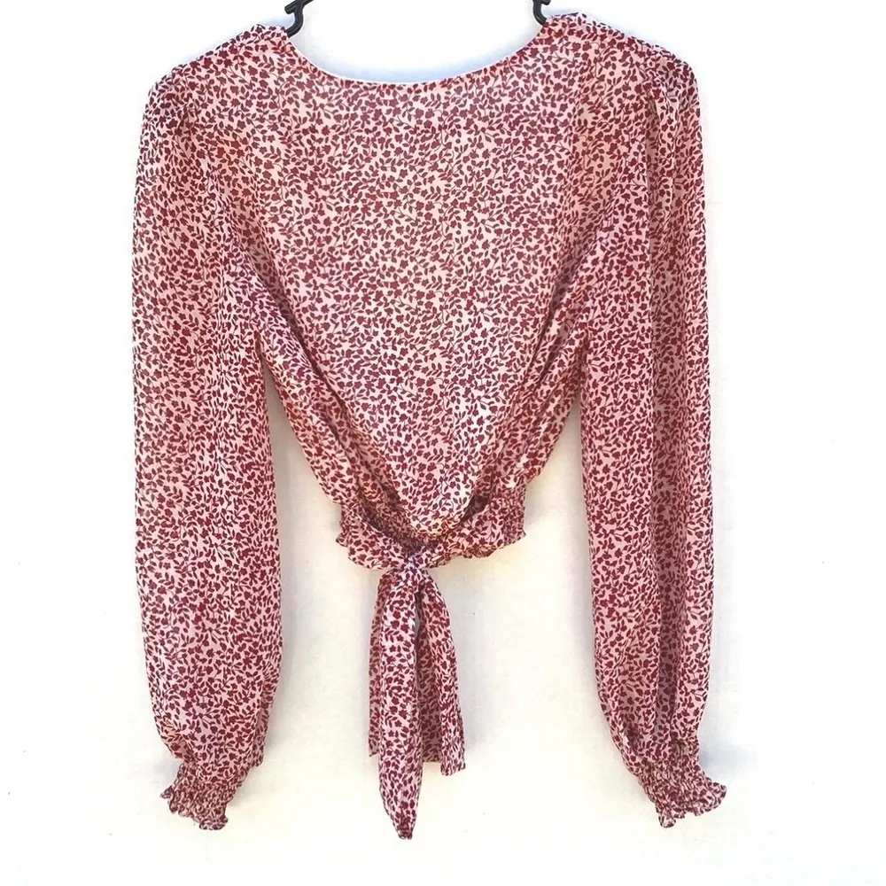 NWOT Princess Polly Womens size 0 long sleeve leaf floral print V-neck crop top - Image 2