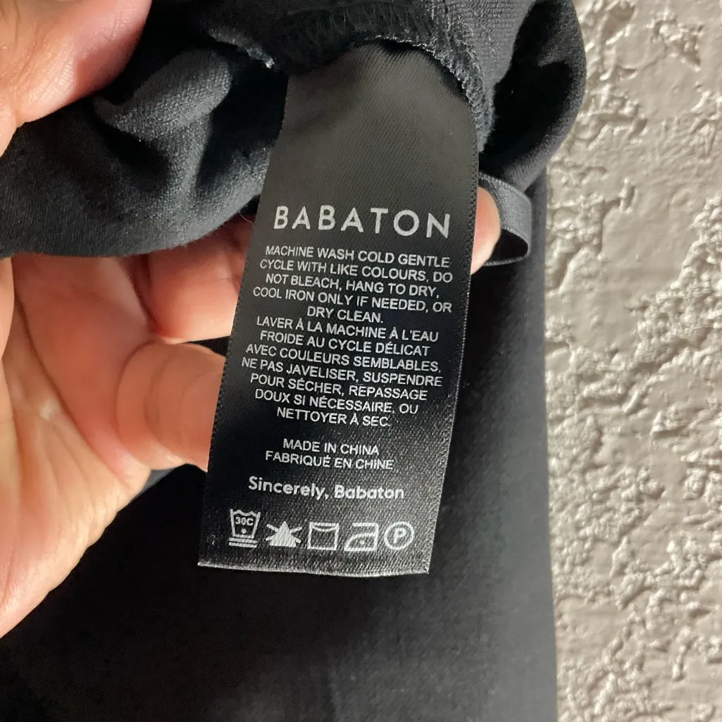 Babaton Atelier Elastic Waist Crepe
Cropped Tapered Pant Black Size 2 - Image 6