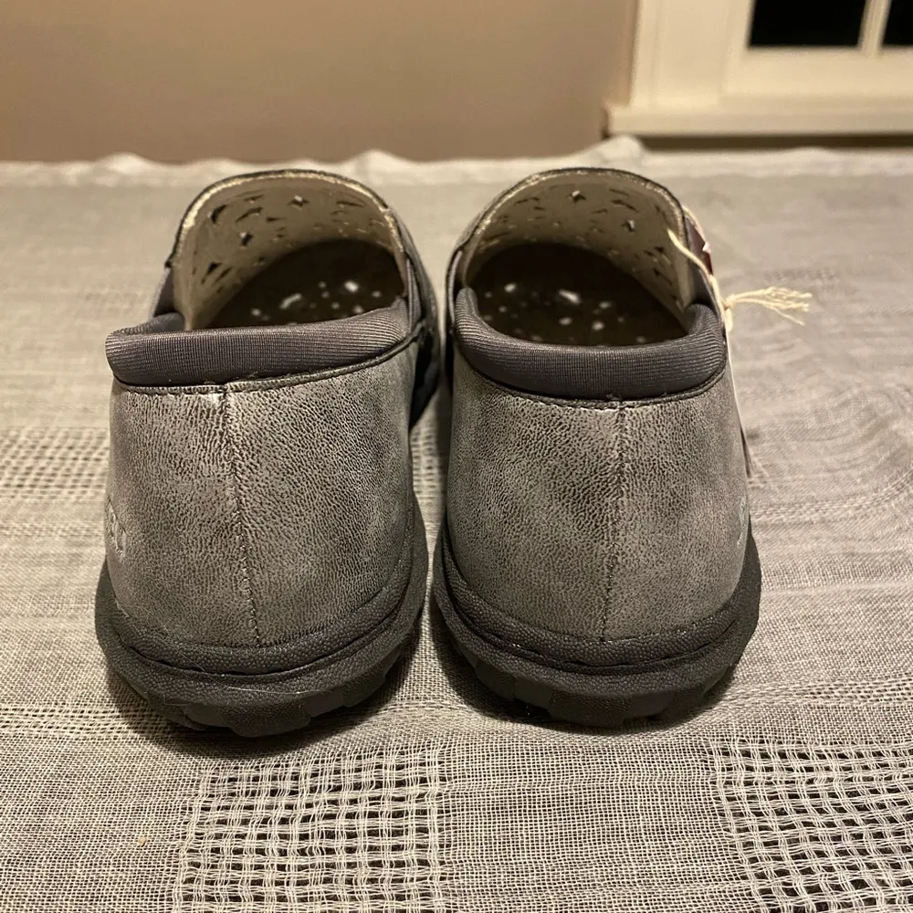 Jbu  “Wildflower Moc” size 6.  Grey shimmer. Memory foam footbed - Image 3