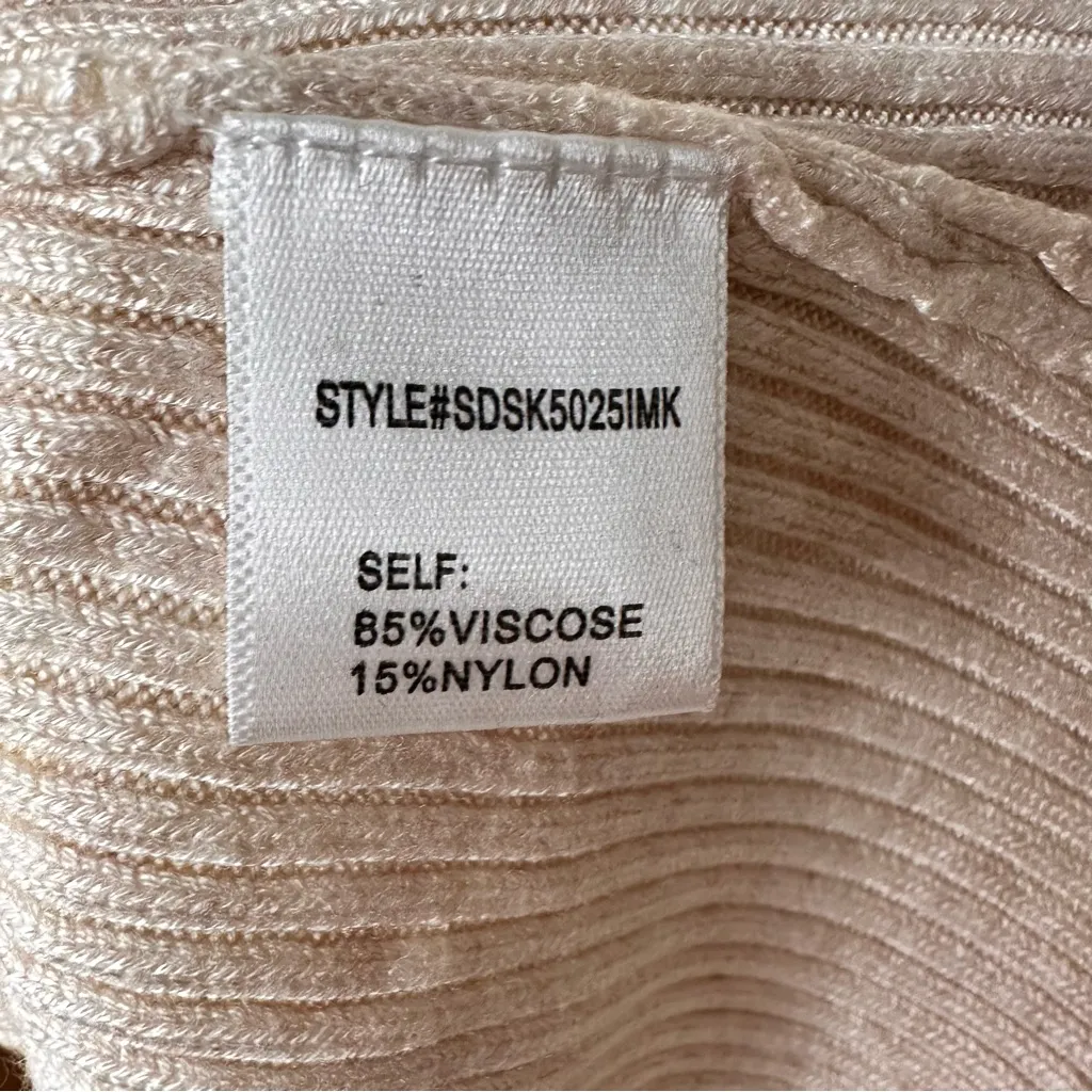 4Sienna Soft Ribbed Deep V - Image 5