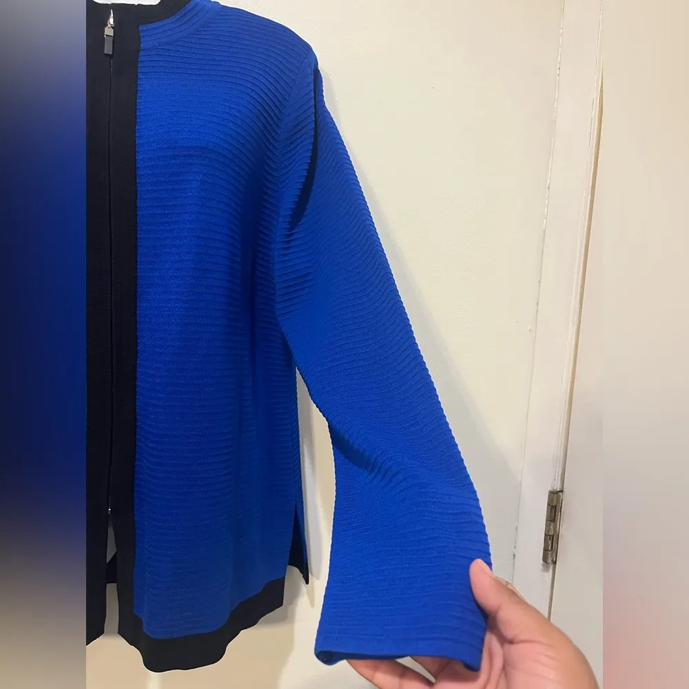 Exclusively Misook Royal Blue Rib Knit Zip Up Cardigan with Black Trim - Image 6
