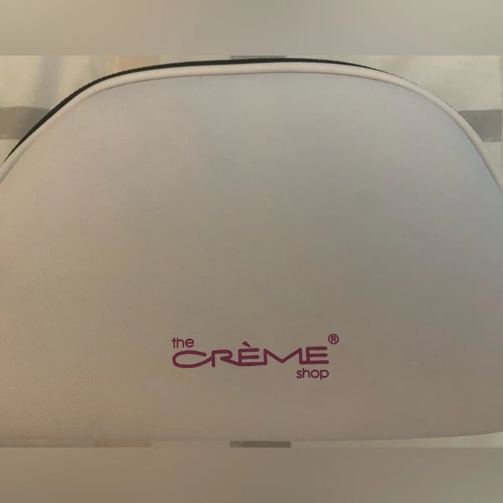 Hello Kitty  Limited Edition Cosmetics Bag - Image 4