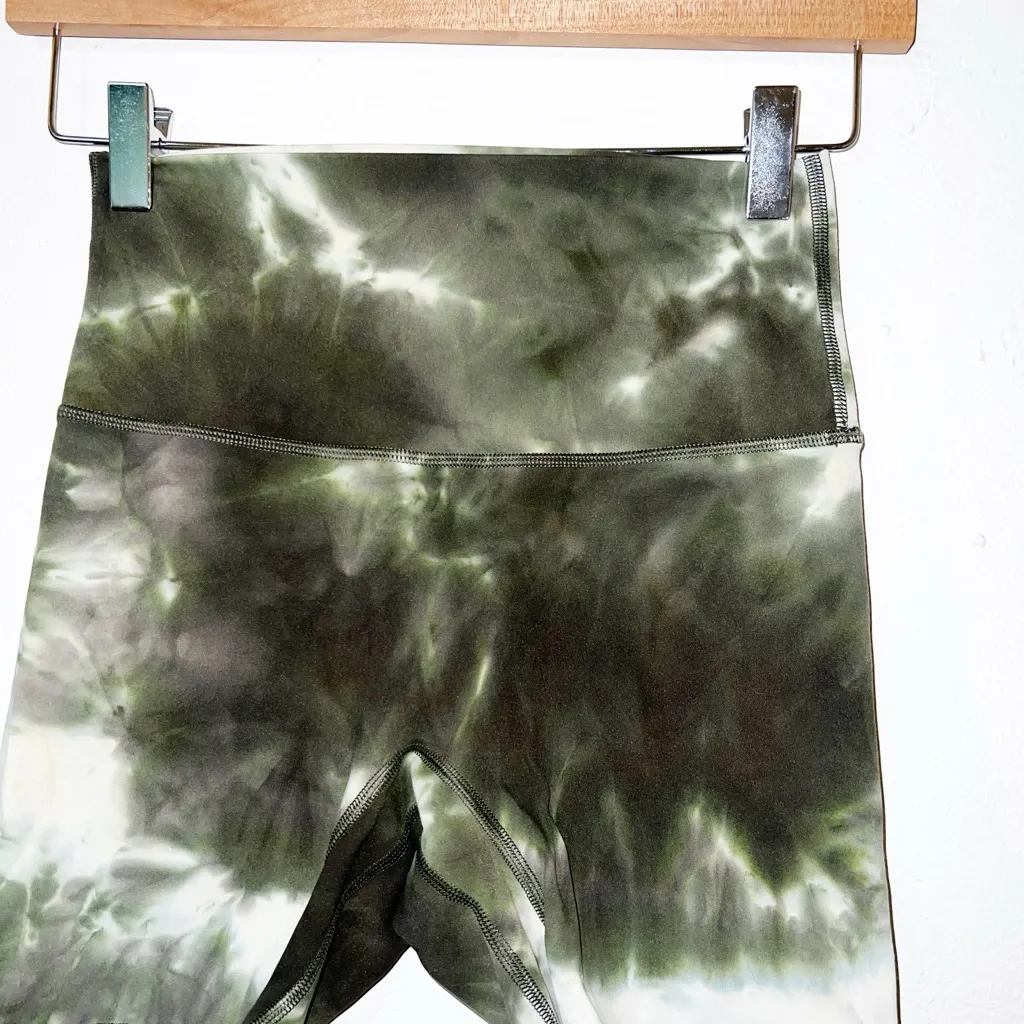 Lifts green tie dye women’s activewear high rise 6” inseam biker shorts - Image 2
