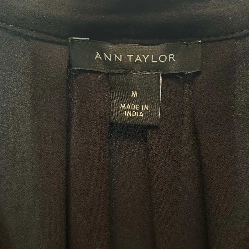 Ann Taylor bell sleeve blouse black - Image 7
